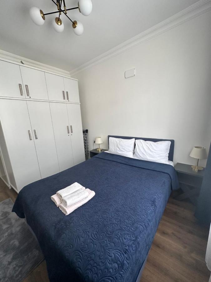 Center Of City In Besiktas 2 Plus 1 With 2 Bathroom And 3 Air Conditioner 이스탄불 외부 사진