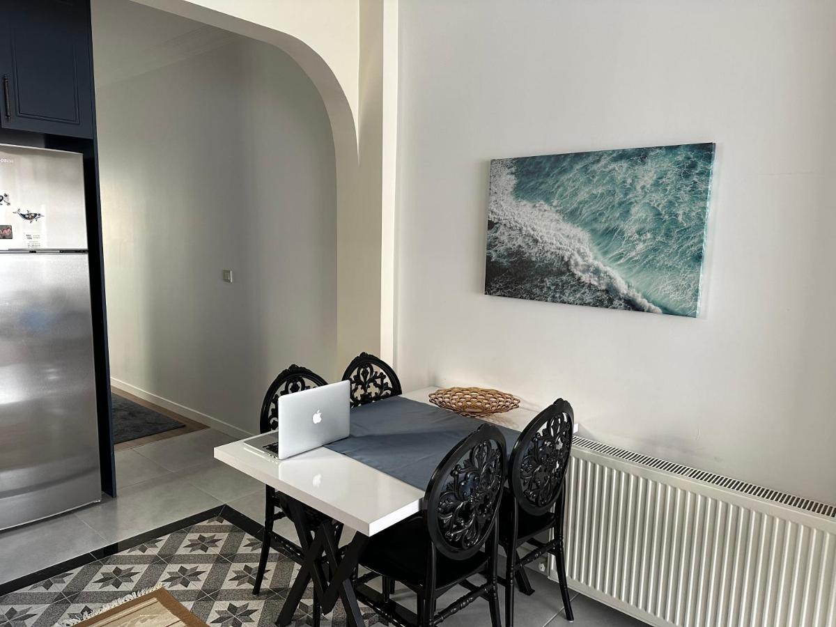 Center Of City In Besiktas 2 Plus 1 With 2 Bathroom And 3 Air Conditioner 이스탄불 외부 사진