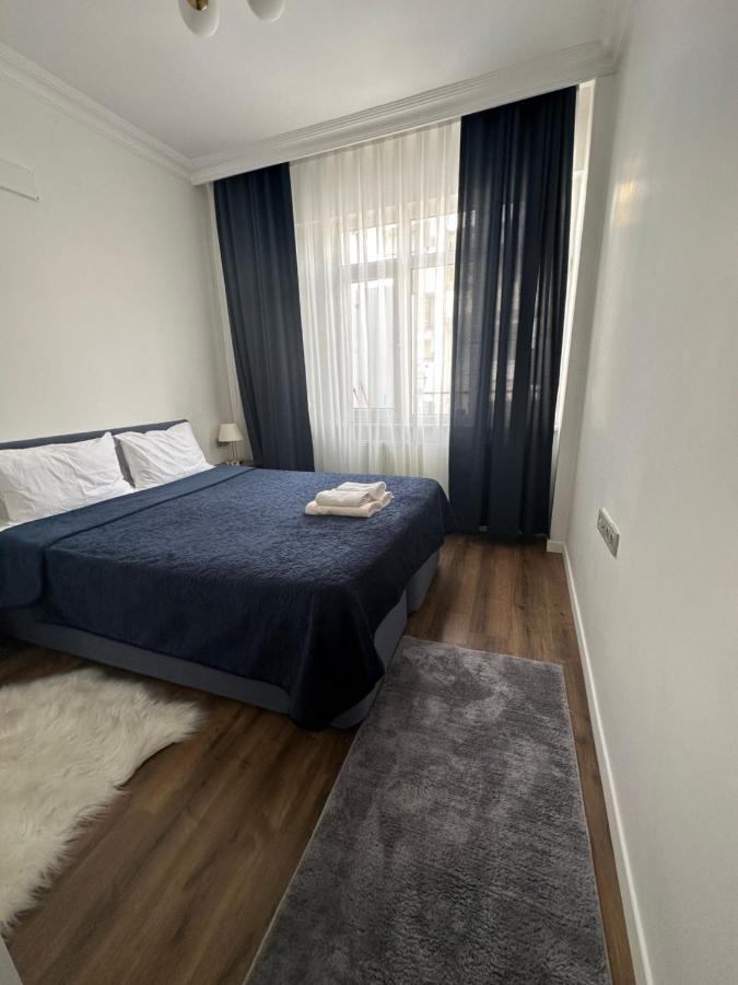 Center Of City In Besiktas 2 Plus 1 With 2 Bathroom And 3 Air Conditioner 이스탄불 외부 사진