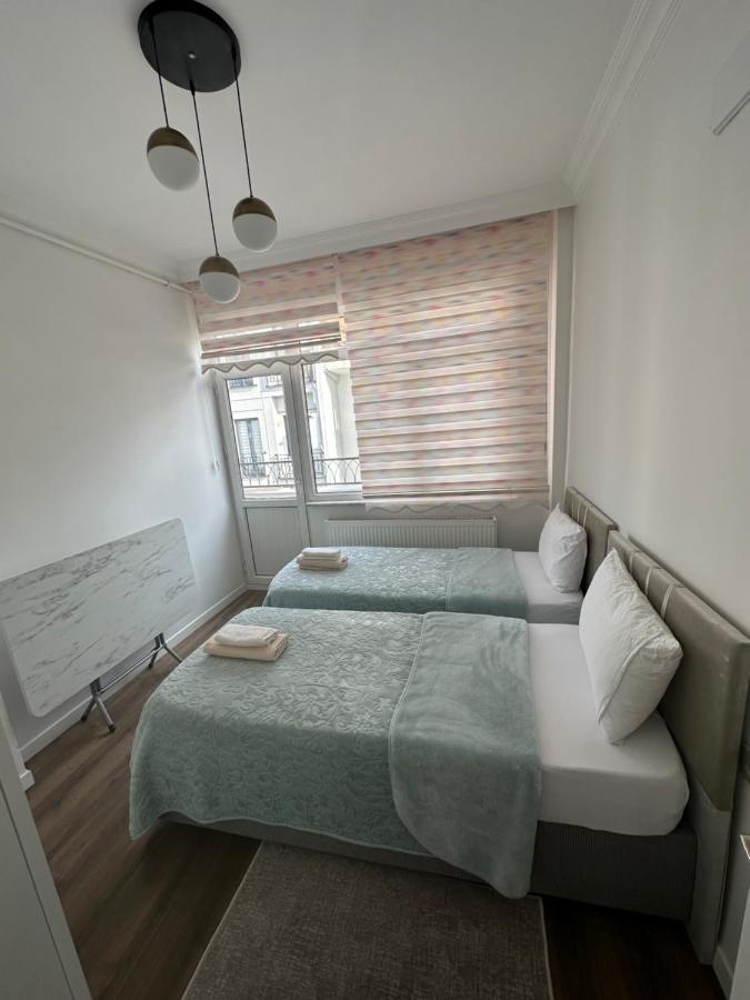 Center Of City In Besiktas 2 Plus 1 With 2 Bathroom And 3 Air Conditioner 이스탄불 외부 사진